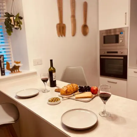Little Wren Couples Retreat Apartment