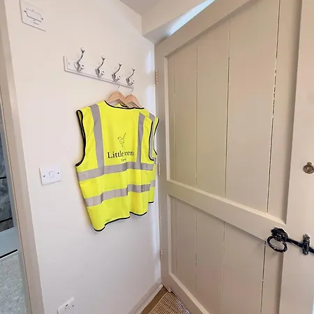 Little Wren Couples Retreat 아파트