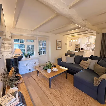 Little Wren Couples Retreat *