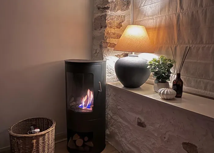 Little Wren Couples Retreat * 卡特梅尔