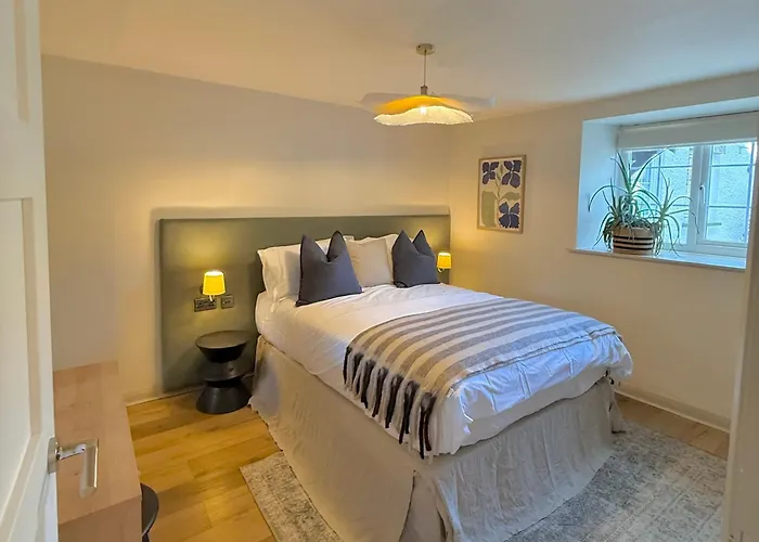 Little Wren Couples Retreat 卡特梅尔