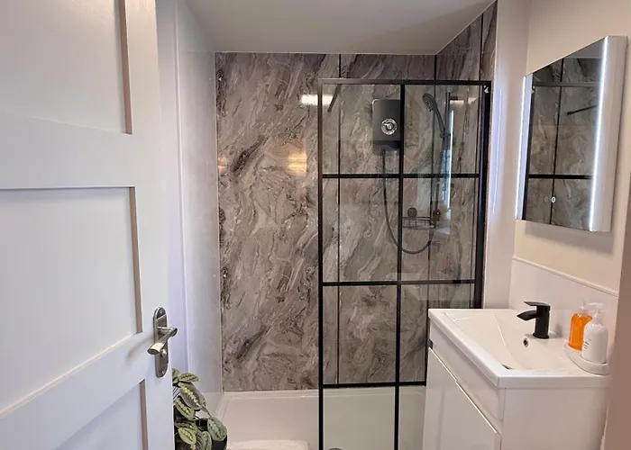 Little Wren Couples Retreat * 卡特梅尔