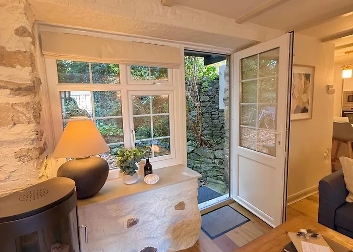 Little Wren Couples Retreat *