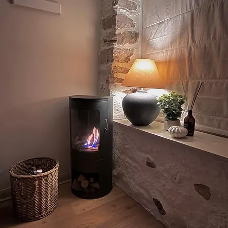 Little Wren Couples Retreat * קרטמל